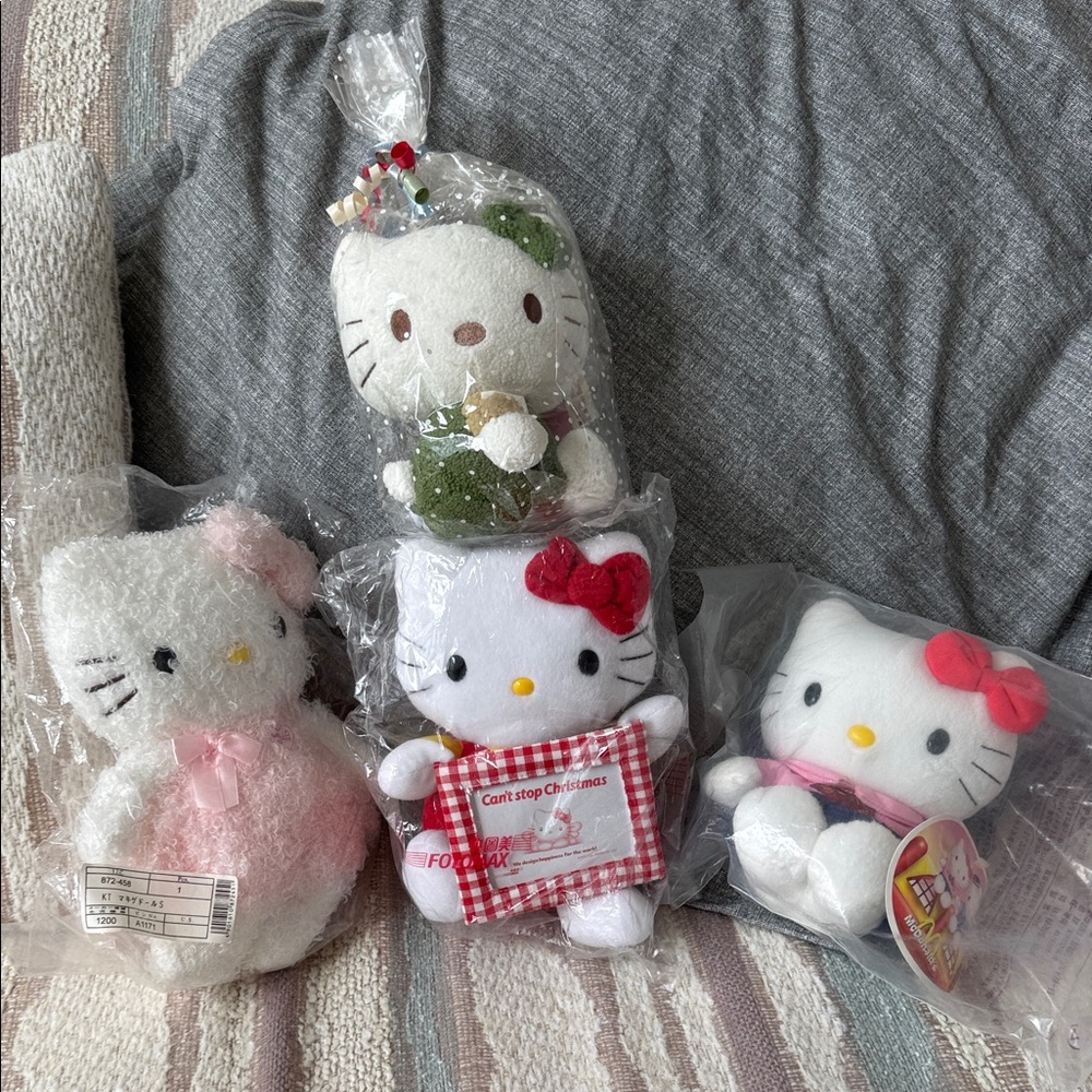 Lot (4) Hello Kitty Plush Toy Set